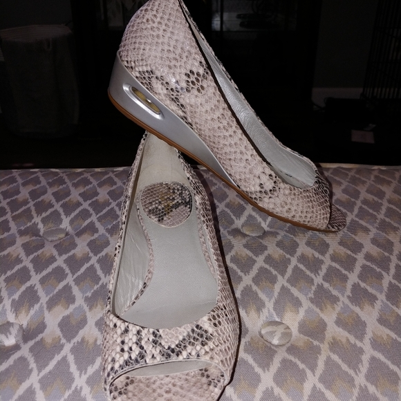 Cole Haan nike snake print flats - Picture 3 of 5
